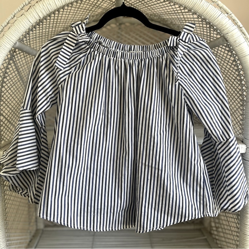 NWOT - Habitual Girl Size 12 100% cotton blue & white striped 3/4 sleeve top